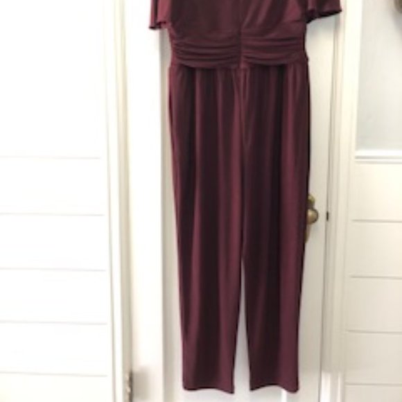 Jumpsuit by Taylor - Picture 4 of 9